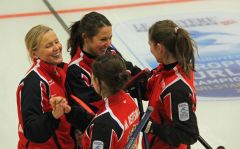 Constanze Hummelt, Karina Toth, Marijke Reitsma und Anna Weghuber nach dem Spiel um Platz 3